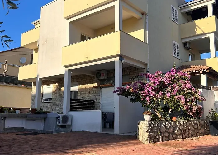 Apartman Jelena 3 Biograd Na Moru