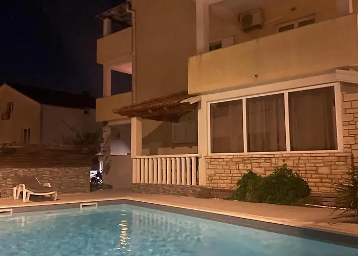 Jelena 3 Biograd Na Moru